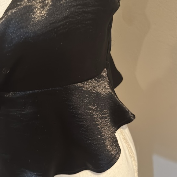 Forever 21 cropped satin peplum style top with knot and adjustable straps - Picture 3 of 6